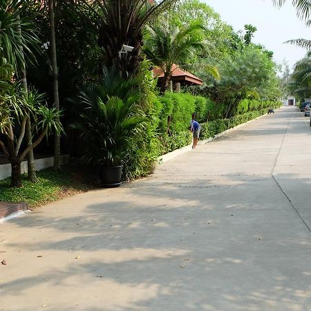 Thai Thani Pool Villa Resort Jomtien Beach Exterior photo