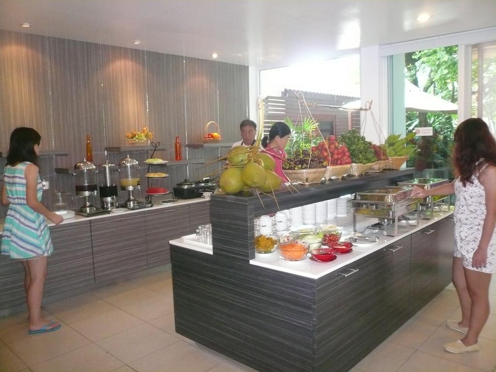 Thai Thani Pool Villa Resort Jomtien Beach Exterior photo