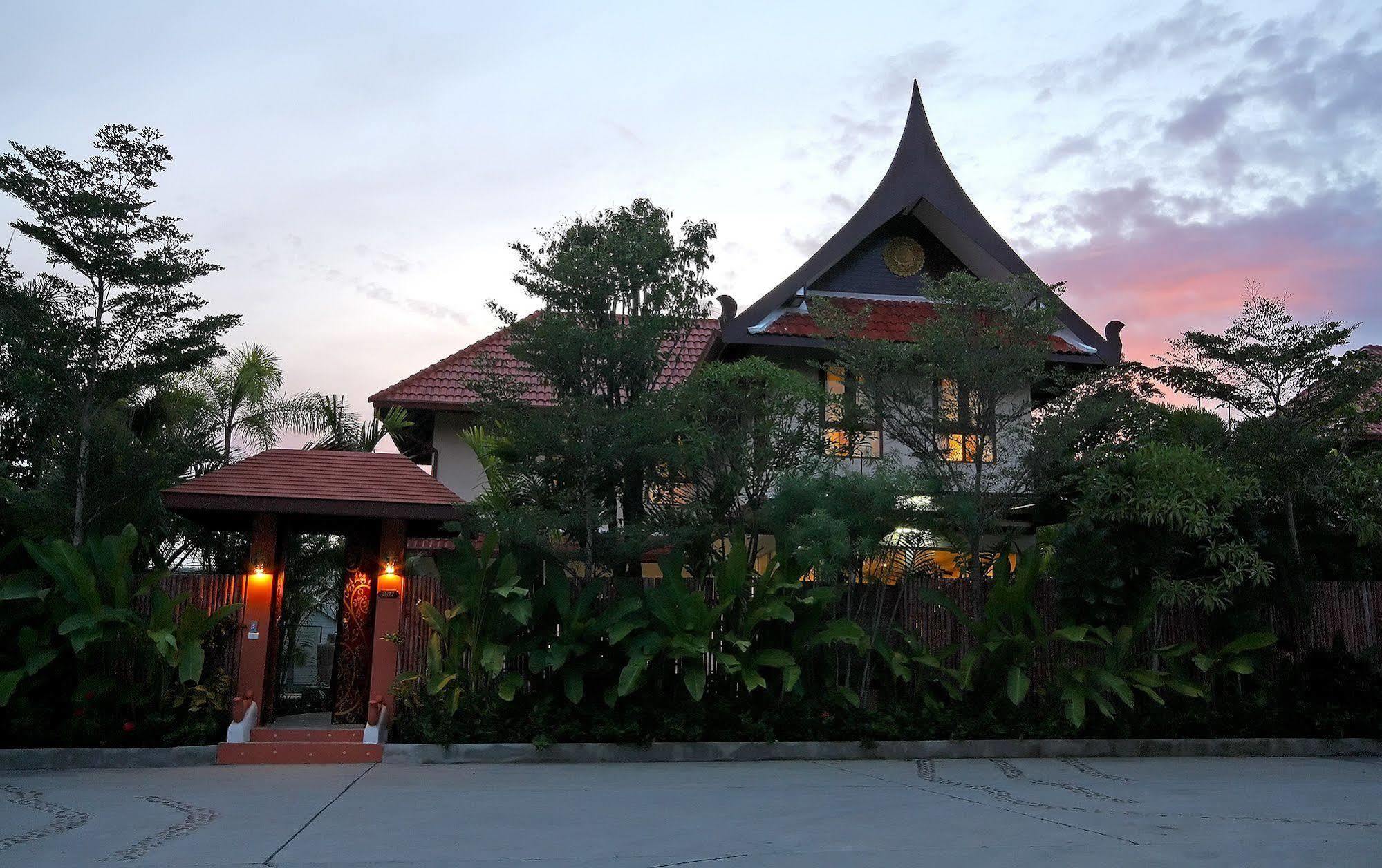 Thai Thani Pool Villa Resort Jomtien Beach Exterior photo